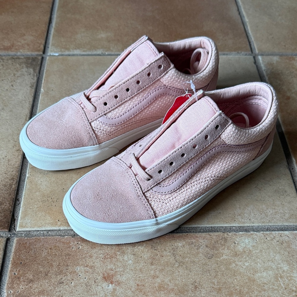 Women’s Vans Old Skool BRAND NEW